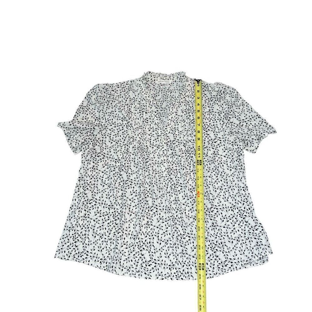MOD BOUTIQUE Cream & Black leaf Print V-Neck Blouse L - Picture 7 of 7